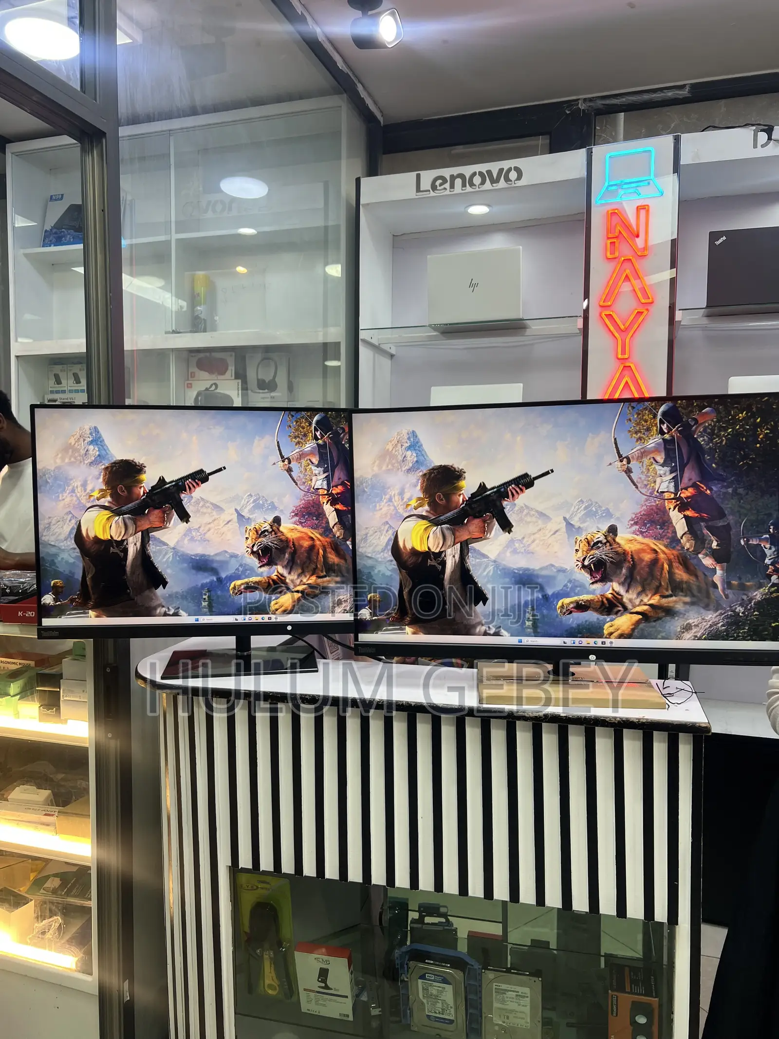 Lenovo Monitor 32 Inch