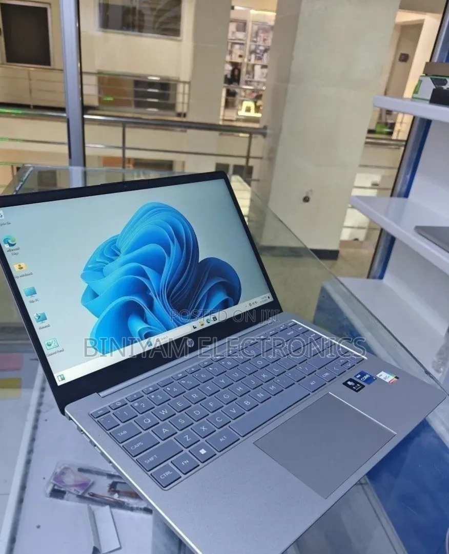 New Laptop HP Stream Notebook 16GB Intel Core i7 SSD 512GB