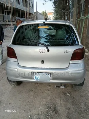 Toyota Vitz 2003 Silver