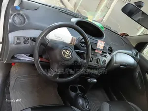 Toyota Vitz 2003 Silver