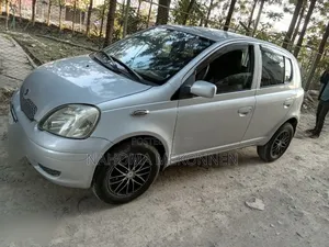 Toyota Vitz 2003 Silver