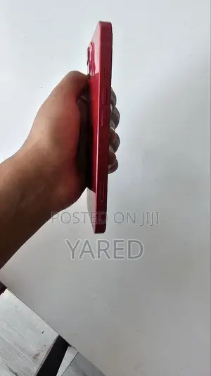 Apple iPhone 13 128 GB Red