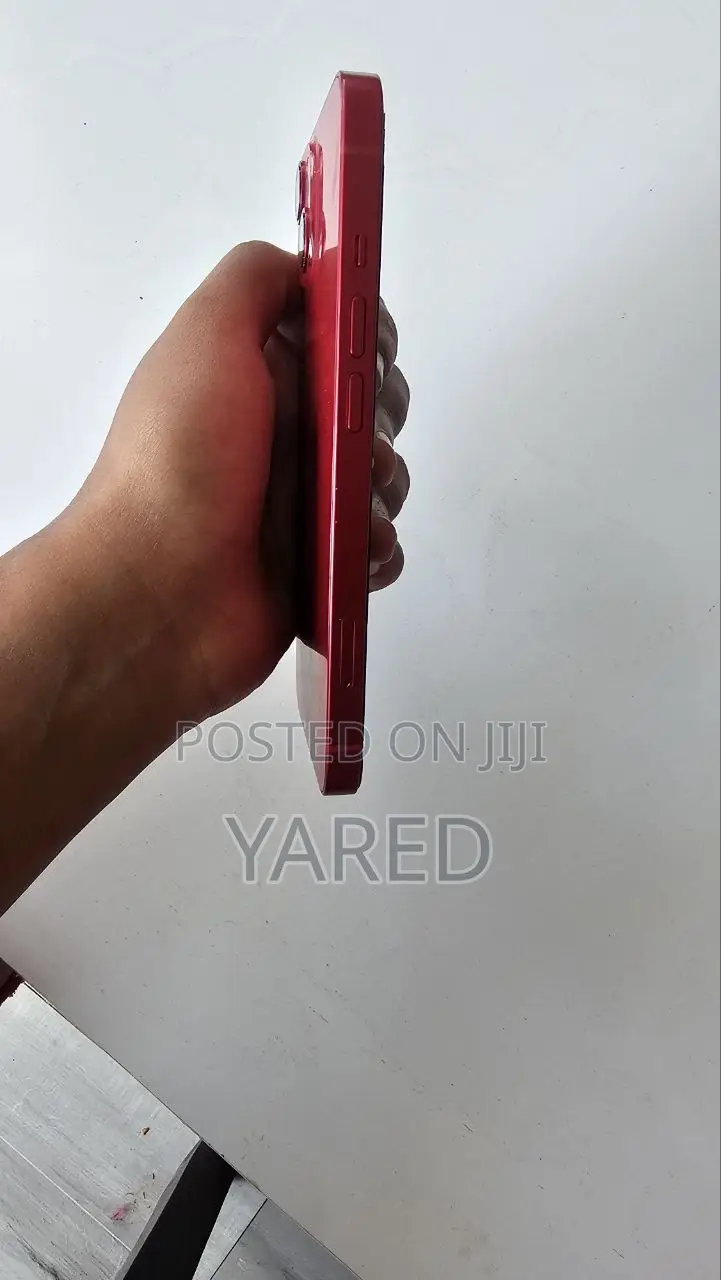 Apple iPhone 13 128 GB Red