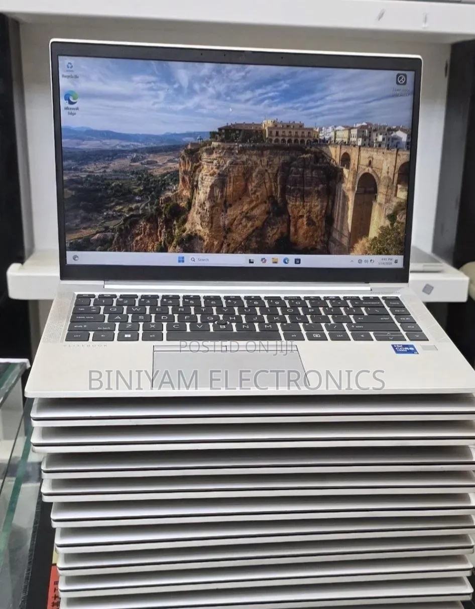 New Laptop HP EliteBook 840 G10 16GB Intel Core i7 SSD 512GB