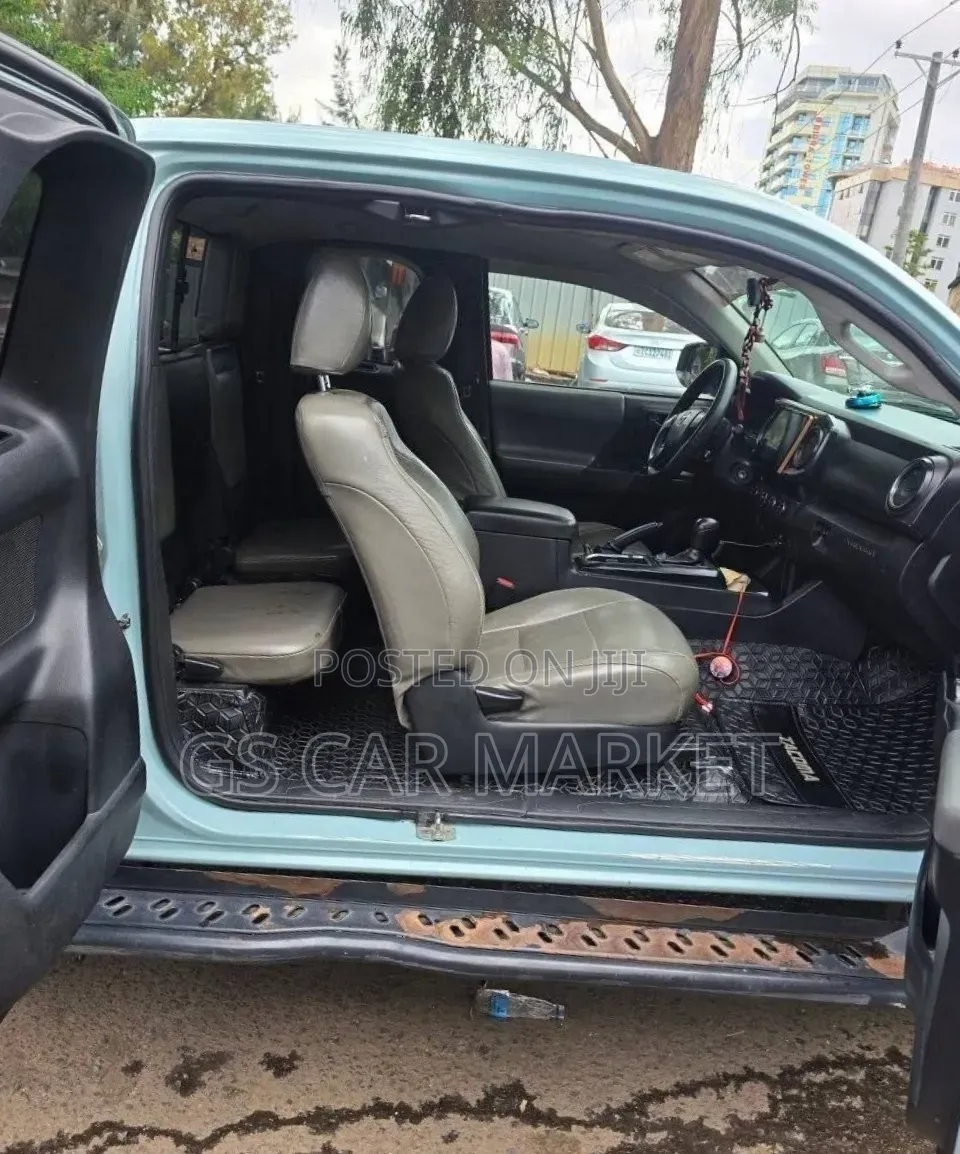 Toyota Tacoma 2019 Gray