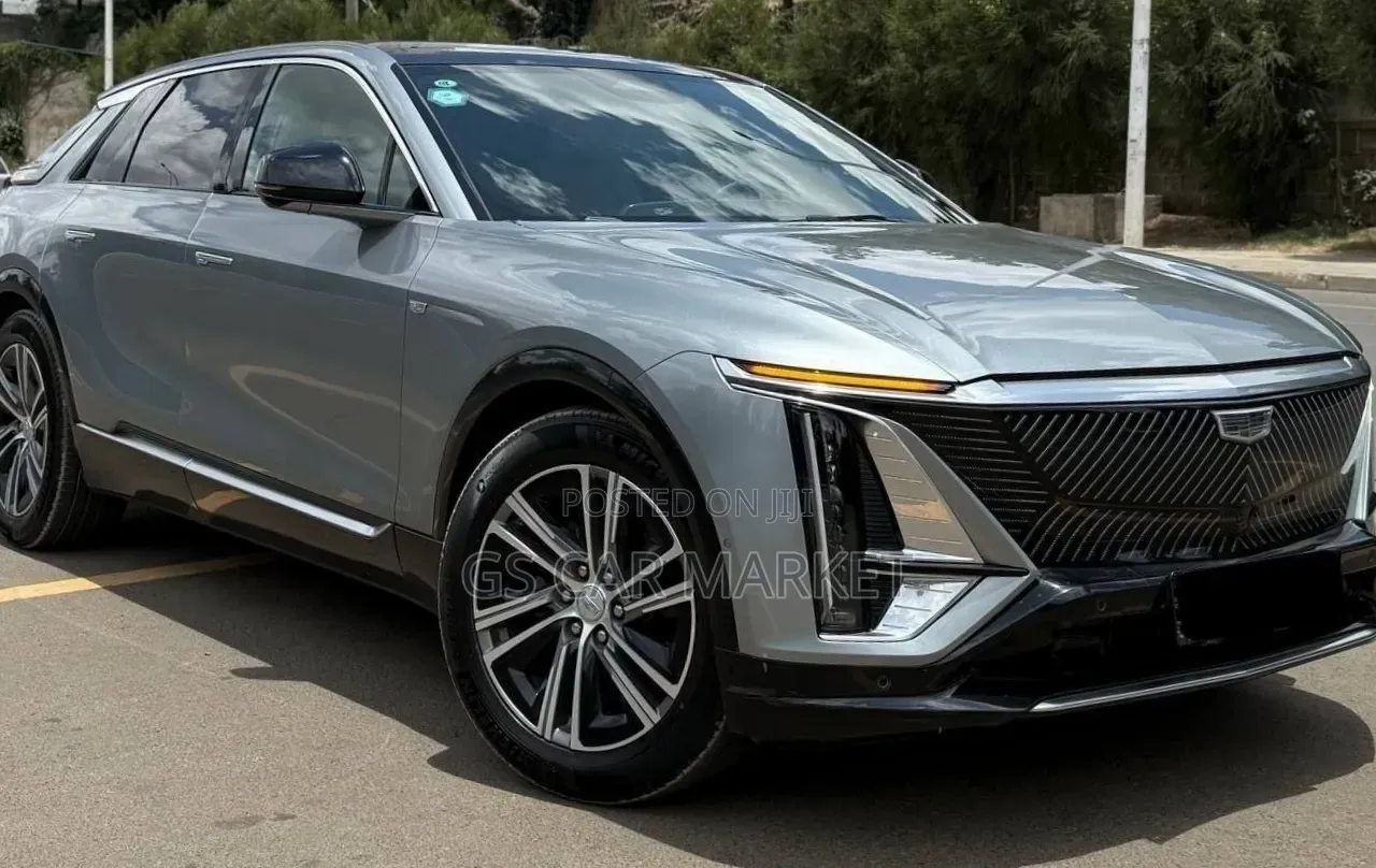 Cadillac Lyriq 2023 Silver