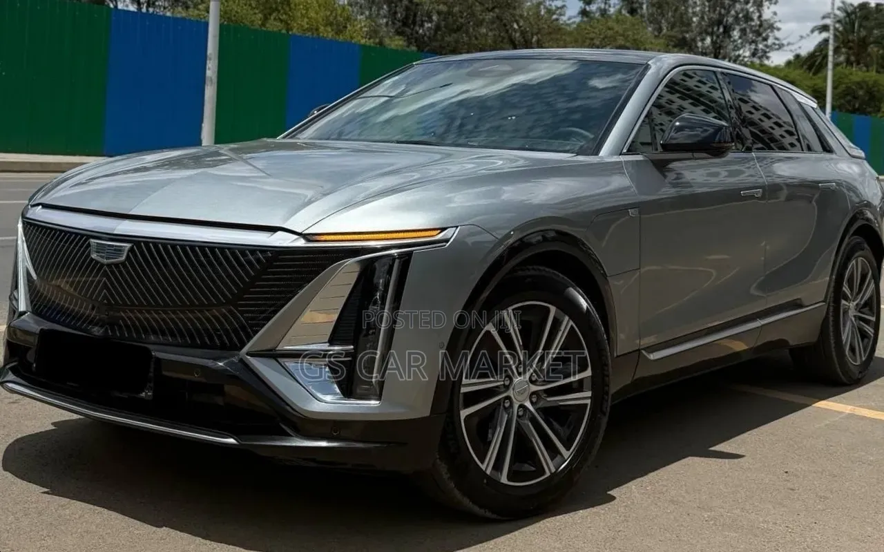 Cadillac Lyriq 2023 Silver