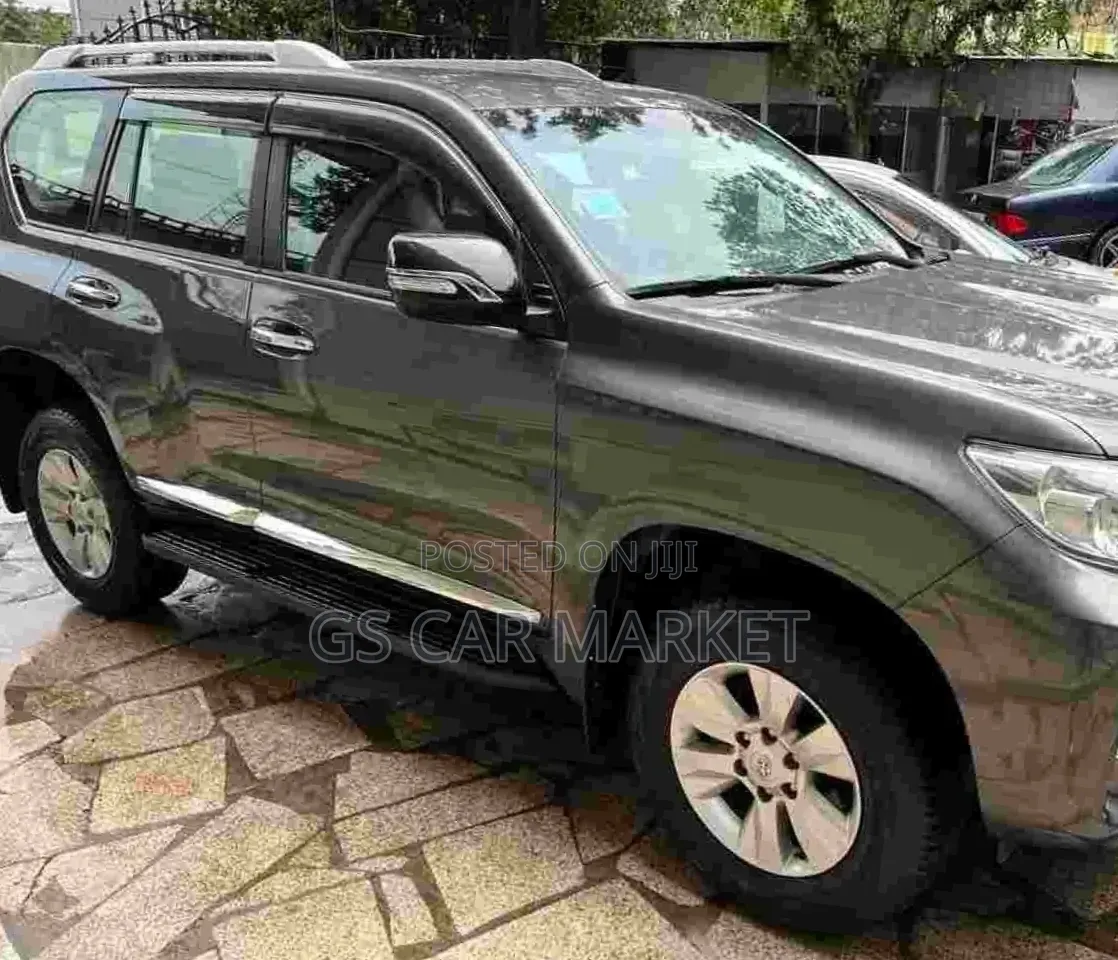 Toyota Land Cruiser Prado 2020 Gray