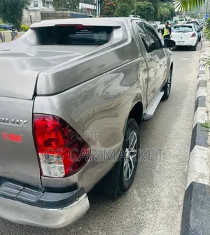Toyota Hilux 2017 Silver