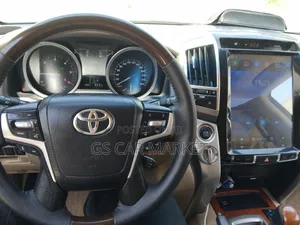 Toyota Land Cruiser 2015 Silver