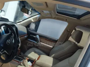 Toyota Land Cruiser 2015 Silver