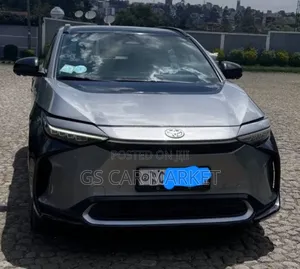 Toyota bZ4X 71.4 kWh AWD 2022 Gray
