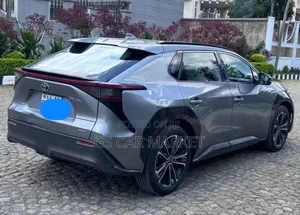 Toyota bZ4X 71.4 kWh AWD 2022 Gray