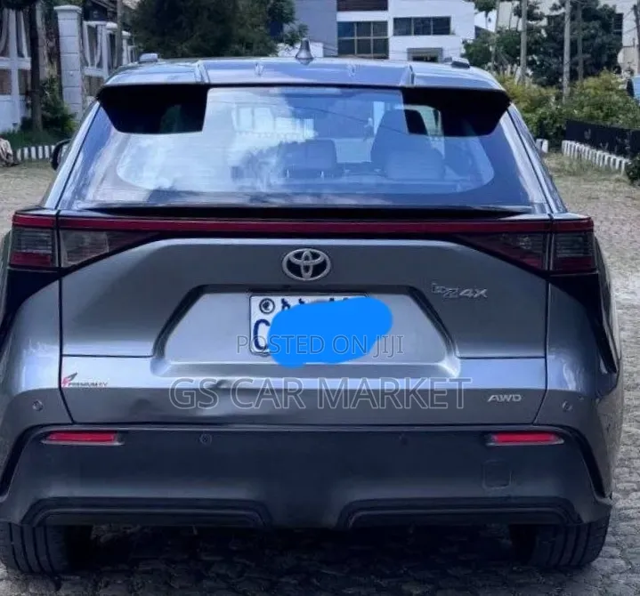 Toyota bZ4X 71.4 kWh AWD 2022 Gray