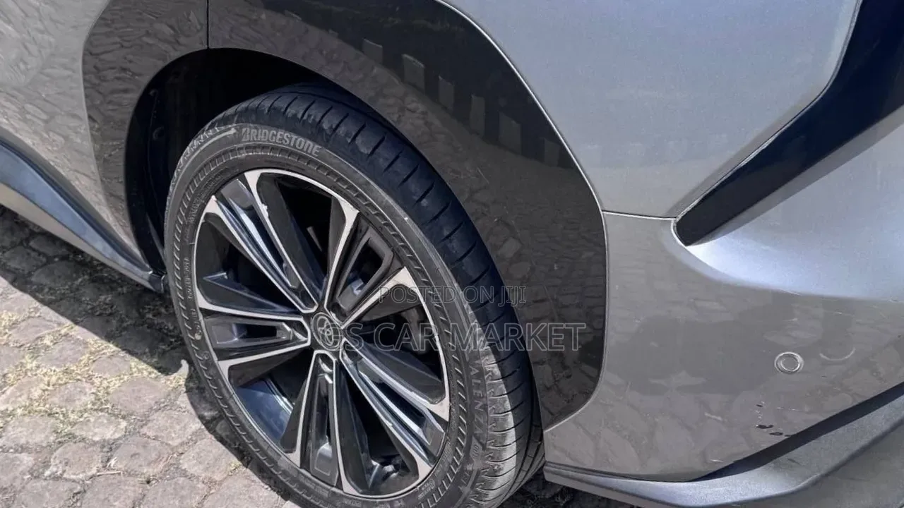 Toyota bZ4X 71.4 kWh AWD 2022 Gray