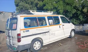 Toyota HiAce Siyaya 2004 White