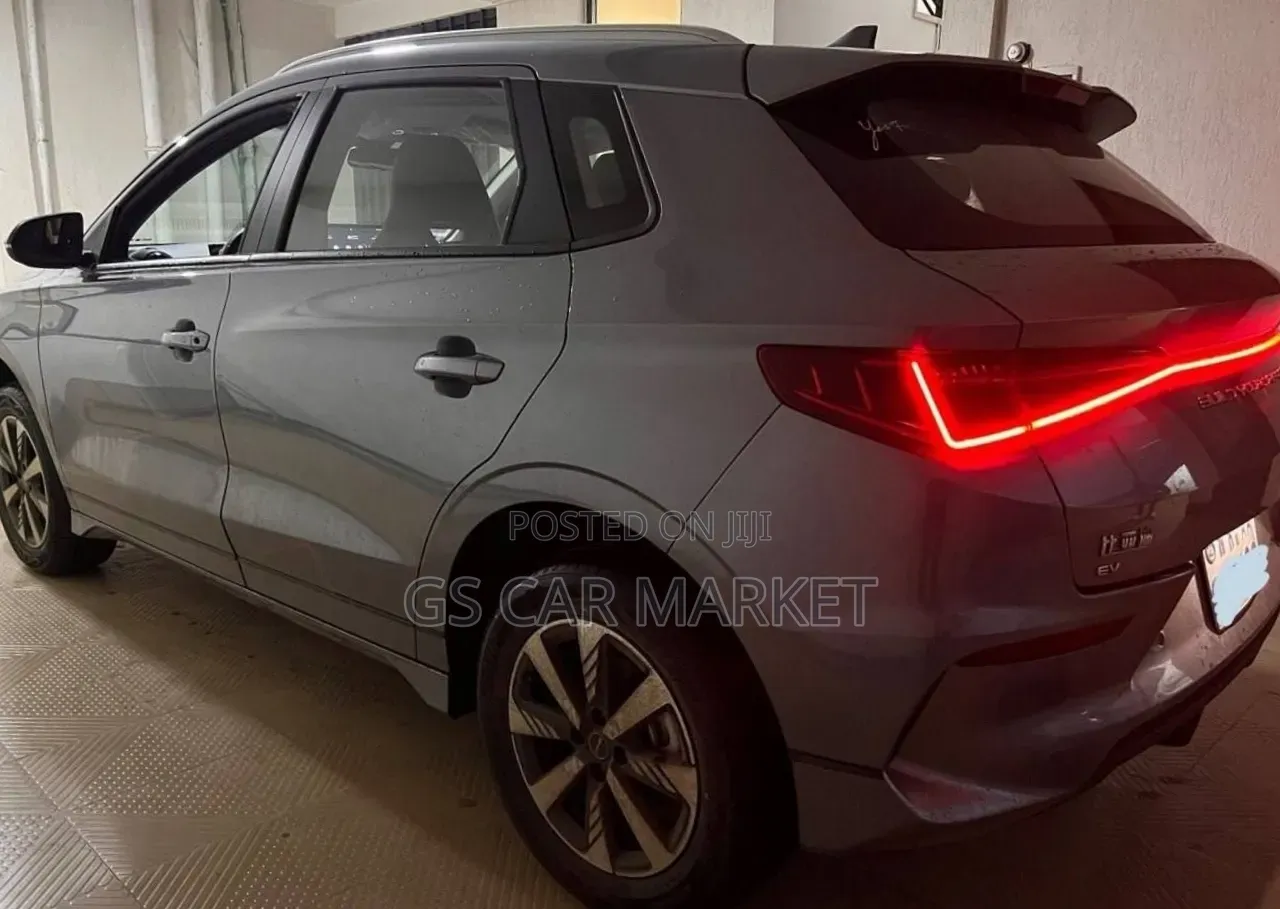 BYD E2 43 kWh 94 hp FWD 2024 Teal