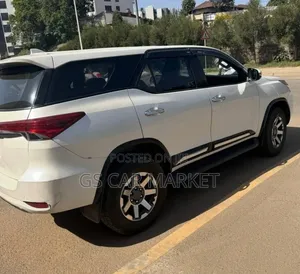 Toyota Fortuner 2018 White