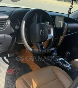 Toyota Fortuner 2018 White