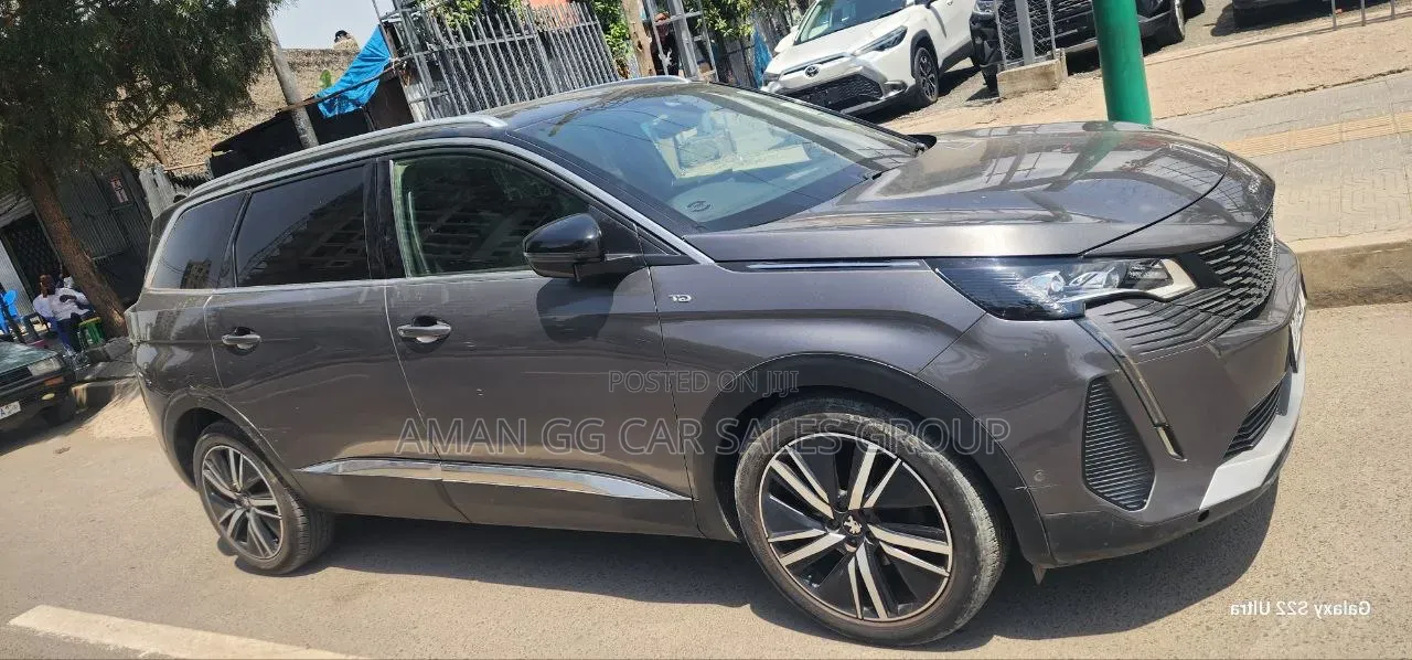 Peugeot 5008 2021 Black