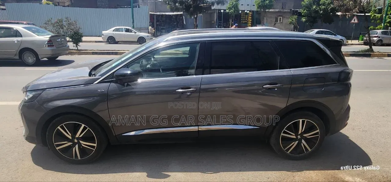 Peugeot 5008 2021 Black