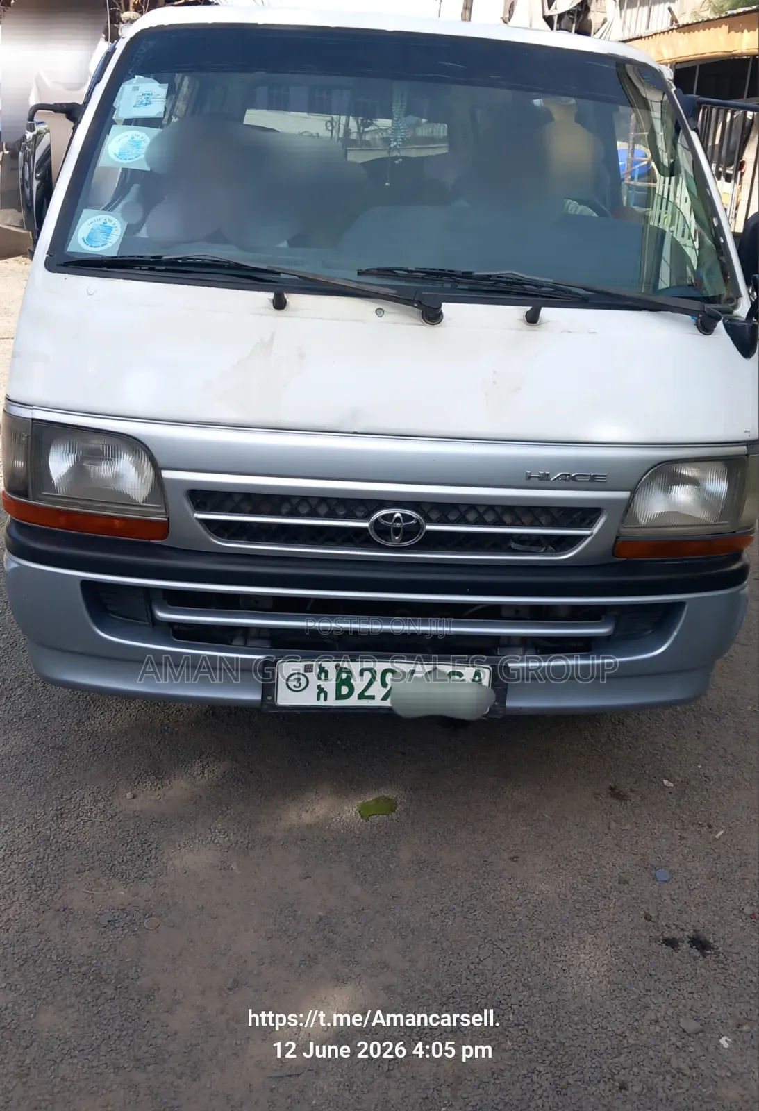 Toyota HiAce 2004 White