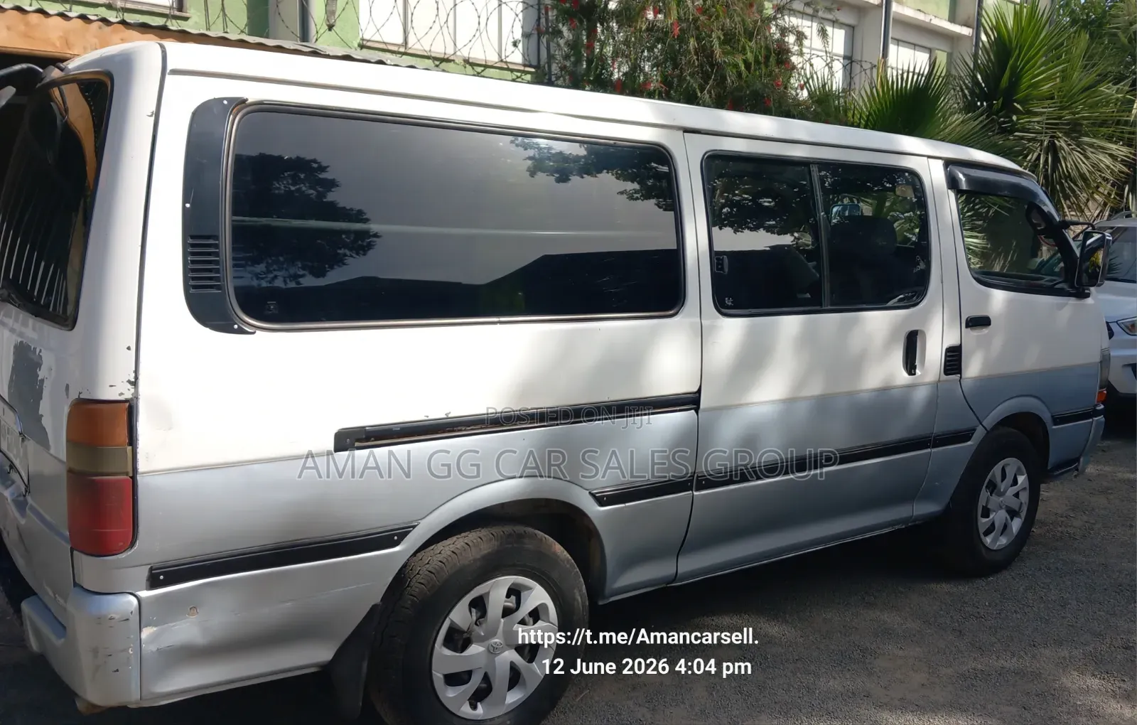 Toyota HiAce 2004 White