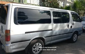 Toyota HiAce 2004 White