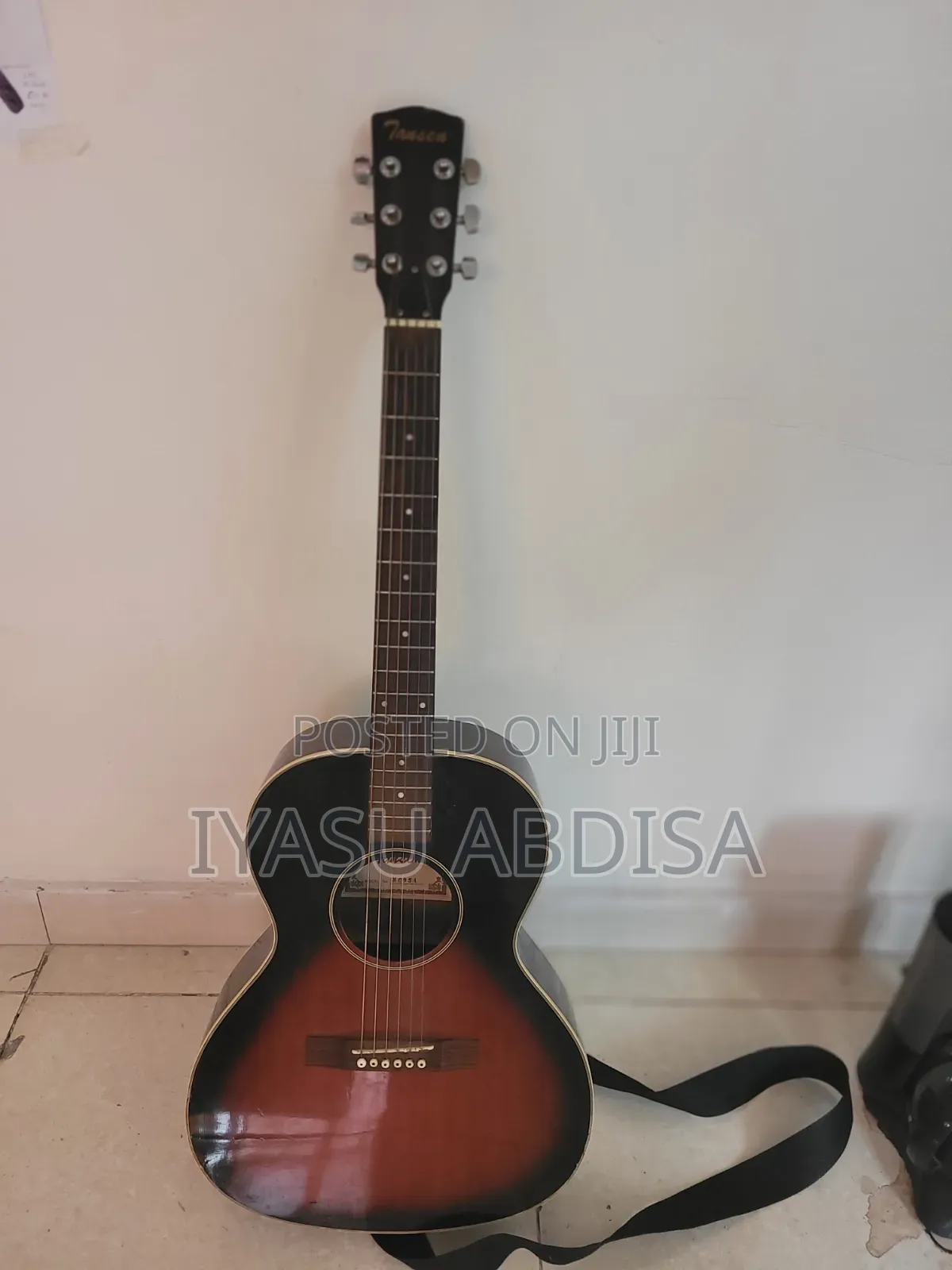 Box Guitar