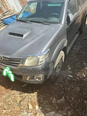 Toyota Hilux 2012 Gray