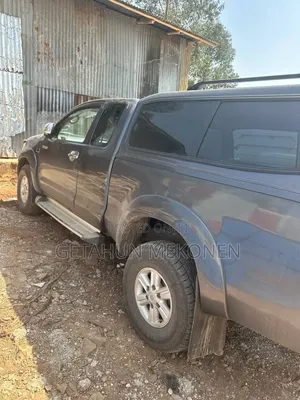 Toyota Hilux 2012 Gray