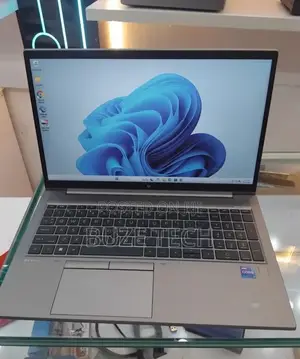 New Laptop HP ZBook Studio G8 16GB Intel Core i7 SSD 512GB