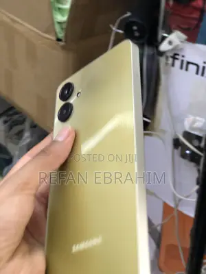 New Samsung Galaxy A06 64 GB Gold
