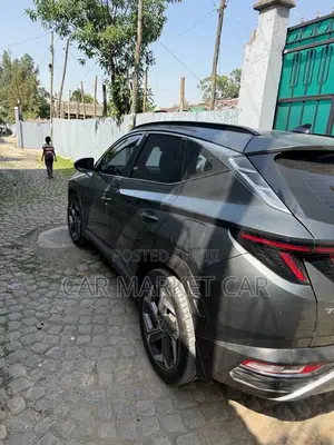 Hyundai Tucson SE 2022 Gray