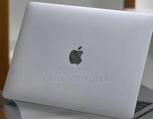 New Laptop Apple MacBook Pro 2019 16GB Intel Core i7 SSD 256GB