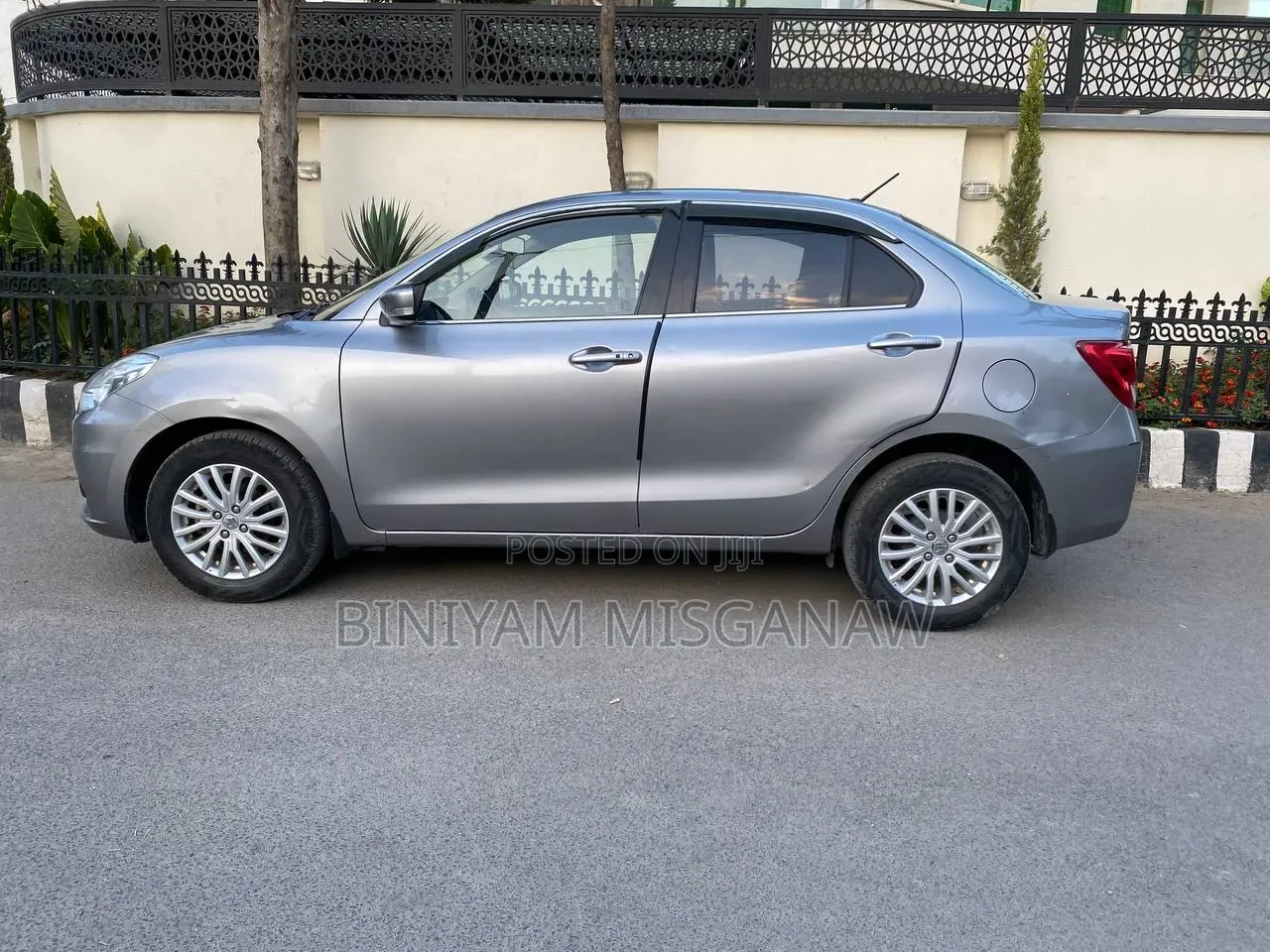 Suzuki Dzire 2022 Silver