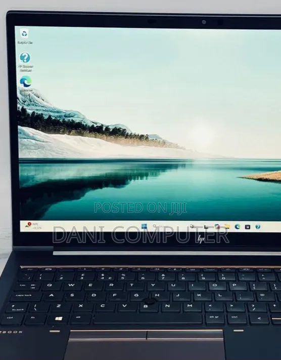New Laptop HP ZBook Firefly G8 32GB Intel Core i7 SSD 512GB