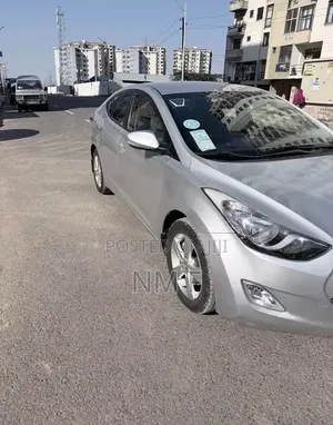 Hyundai Elantra 2012 Silver