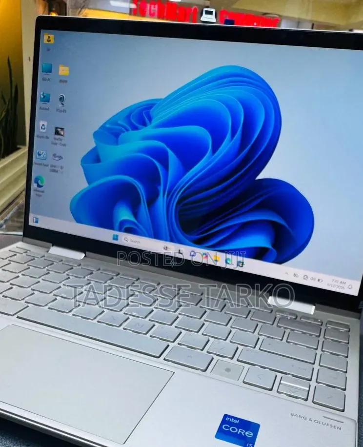 New Laptop HP Envy X360 8GB Intel Core i5 SSD 512GB