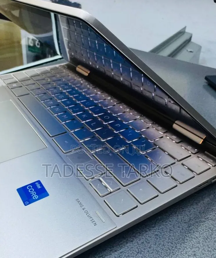 New Laptop HP Envy X360 8GB Intel Core i5 SSD 512GB