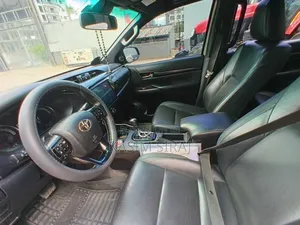 Toyota Hilux 2021 Blue