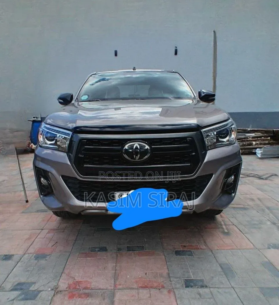 Toyota Hilux 2021 Blue
