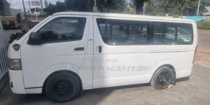 Toyota HiAce 2007 White