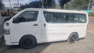 Toyota HiAce 2007 White