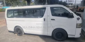 Toyota HiAce 2007 White