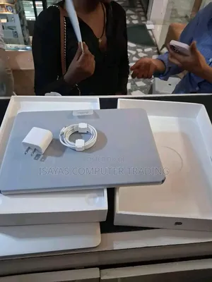 New Laptop Apple MacBook Air 2025 M4 8GB Apple M4 SSD 256GB