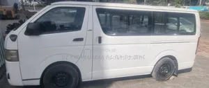 Toyota HiAce 2007 White