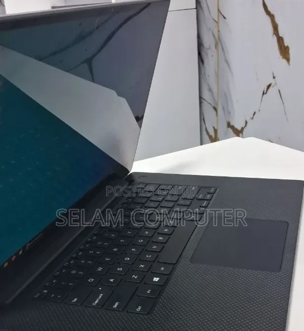 New Laptop Dell Precision 5540 16GB Intel Core i7 SSD 512GB