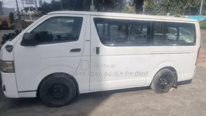 Toyota HiAce 2007 White