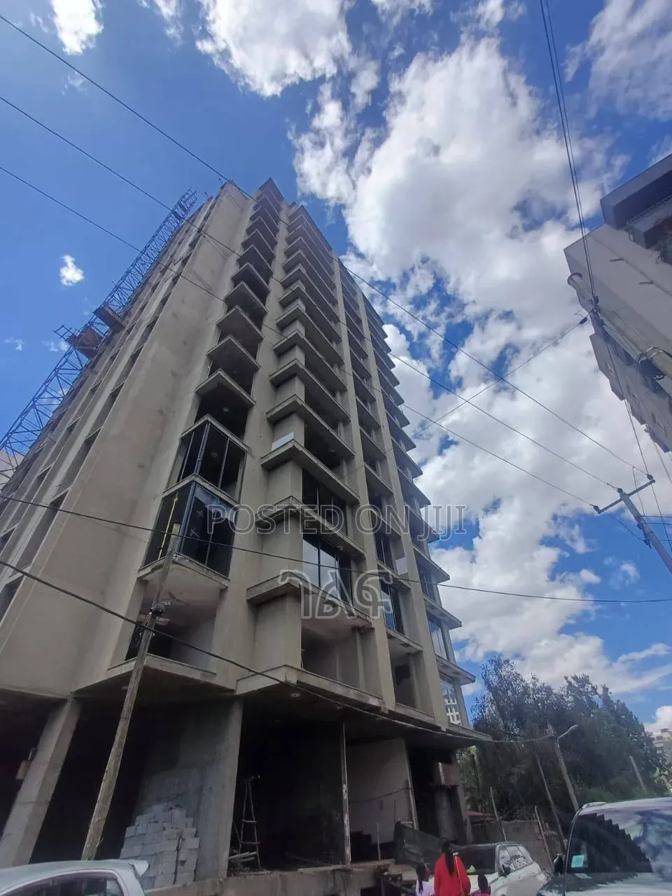 1bdrm Apartment in መስቀር ፍላወር ላይ 90%, Bole for sale
